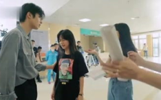 娱乐吃瓜小助理